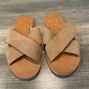 Womens Criss Cross Sandals